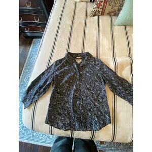 TALBOT black and white floral button down shirt. Petite Medium